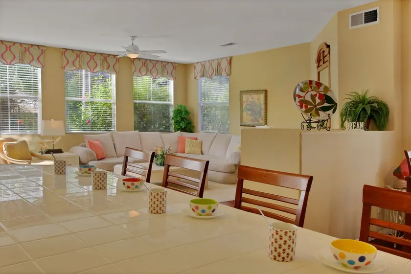 Spacieux Oceanside Family Home - Image 1