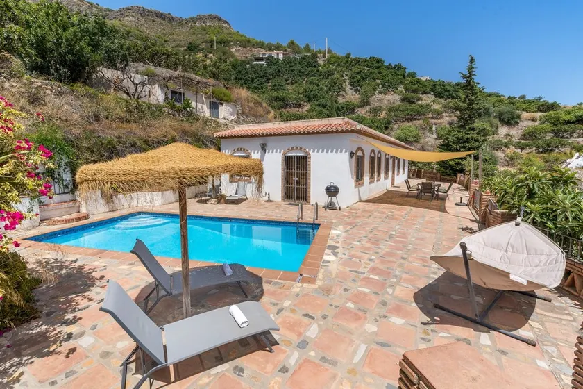 Cortijo La Alberquilla – Andalusian Charm with Mountain and Sea Views, Pool, Wi-Fi, and Garden - Image 1