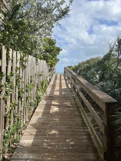 REDUCED PRICE!3 BR CANAL FRONT w/river/ocean access & beach!! Bring boat! - Image 1