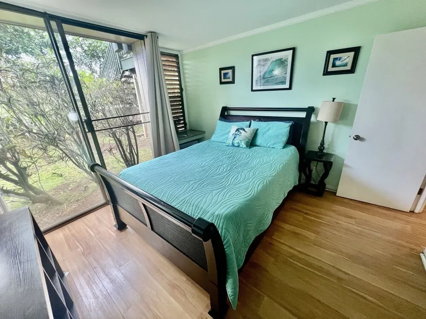 Delux, spacious, clean condo with AC, WIFI, pool, golf course, near famous beach - Image 1