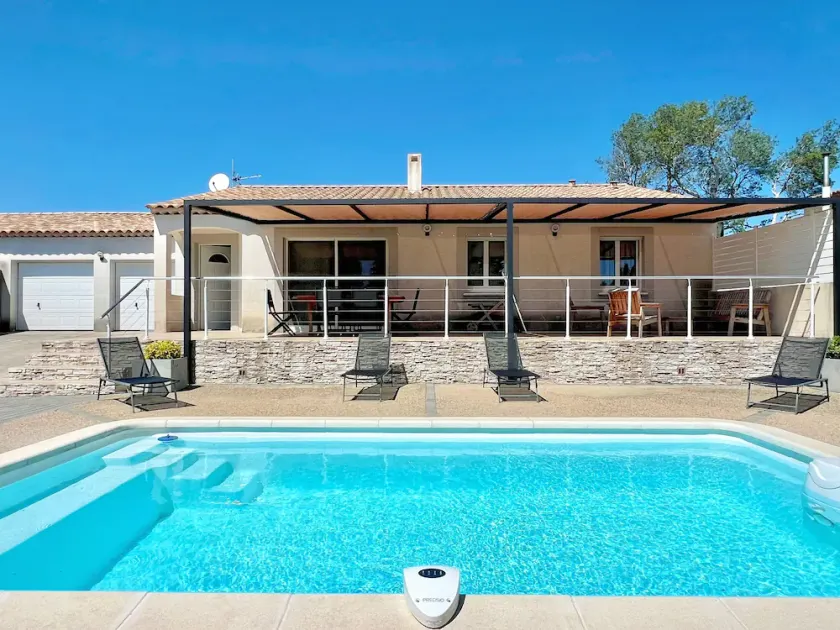 Villa \"L'Oustau Degio\" - Pool, 4 Schlafzimmer, 6 Betten, 2 Badezimmer - Image 1
