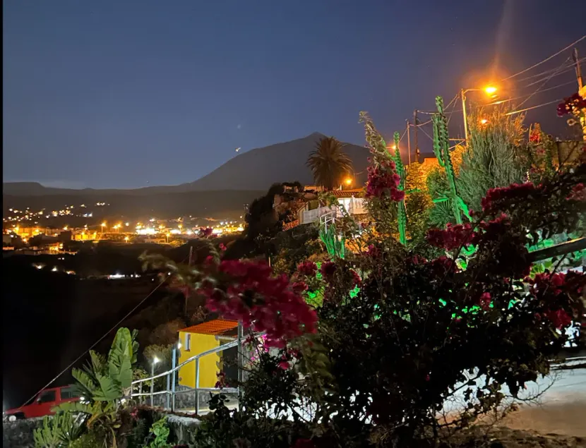 SCHÖNE NEUE WOHNUNG MIT POOL EIGENER TERRASSE UND HERRLICHEM BLICK AUF MT TEIDE & MEER - Image 1