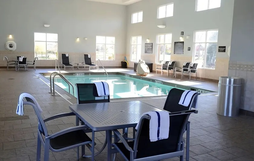 Best Place to Unwind! Free Breakfast, Indoor Pool, Pets Allowed, Free Parking! - Image 1