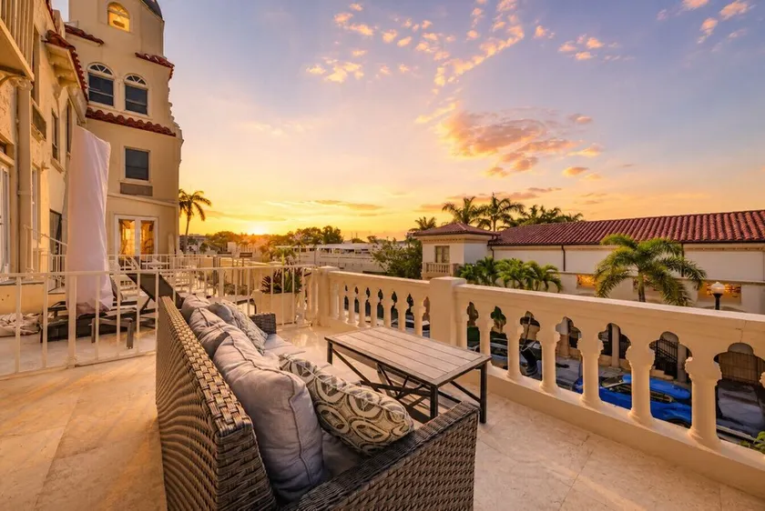 Renovated studio in the heart of Palm Beach - free parking, security box - Image 1