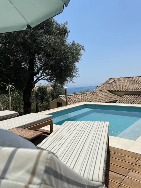 Peaceful, private mountain house; 15 minutes drive from popular beach resorts. - Image 1