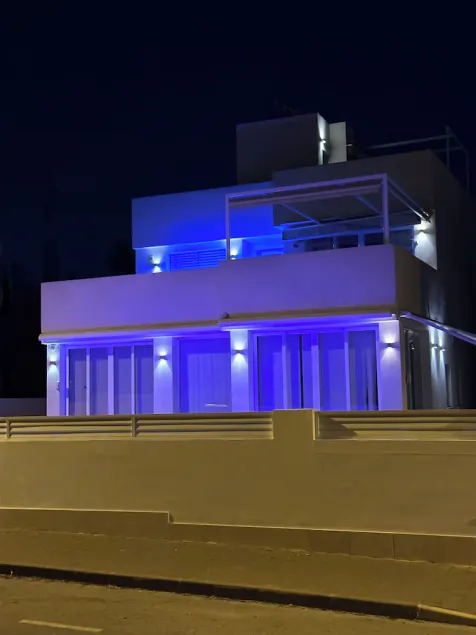 Freistehende Luxusvilla mit 4 Schlafzimmern und Pool für 8 Personen - Image 1