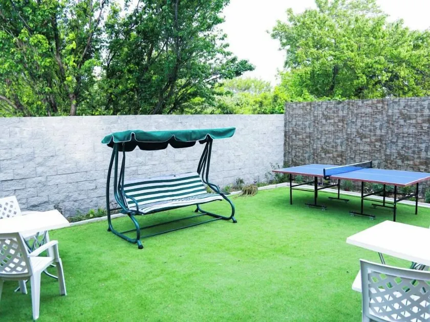 Villa with garden & barbecue area - Image 1