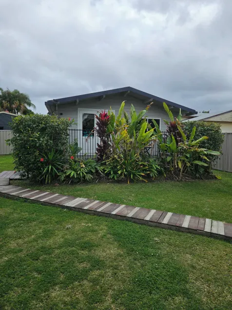 Cosy Studio Cabin at 94 Churchill Street, Maryborough QLD (Dog Friendly only) - Image 1