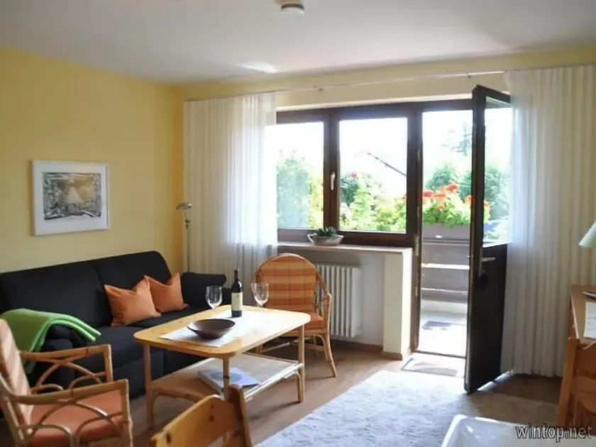 Gemütliche FeWo (52qm) für zwei Personen. Sonnenliegen im Garten. - Image 1