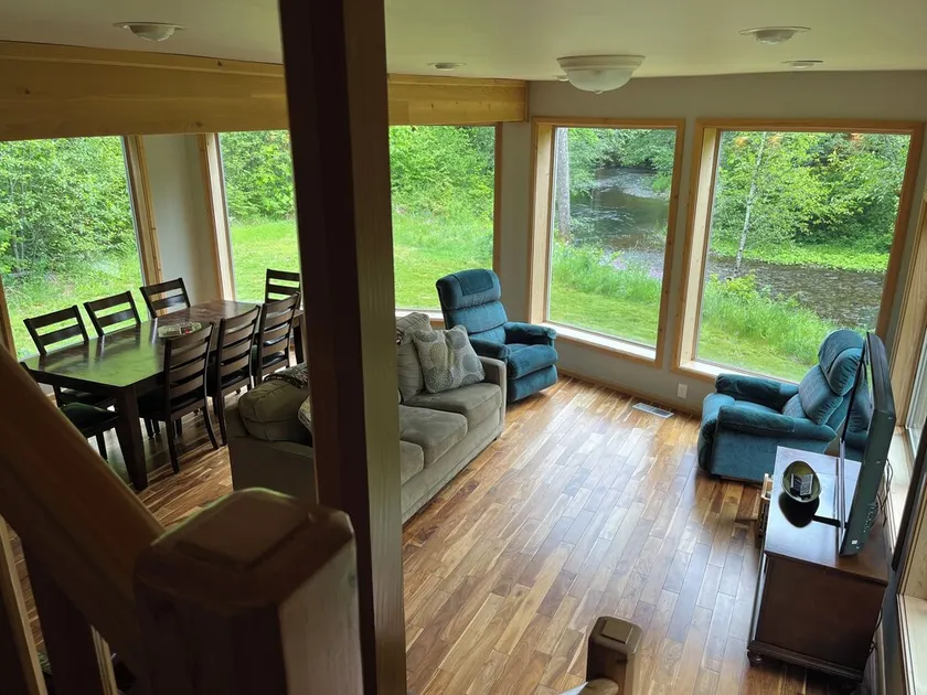 Unique Accueil à Willard, Wa. 40 acres, 50 pieds de Little White Salmon River - Image 1