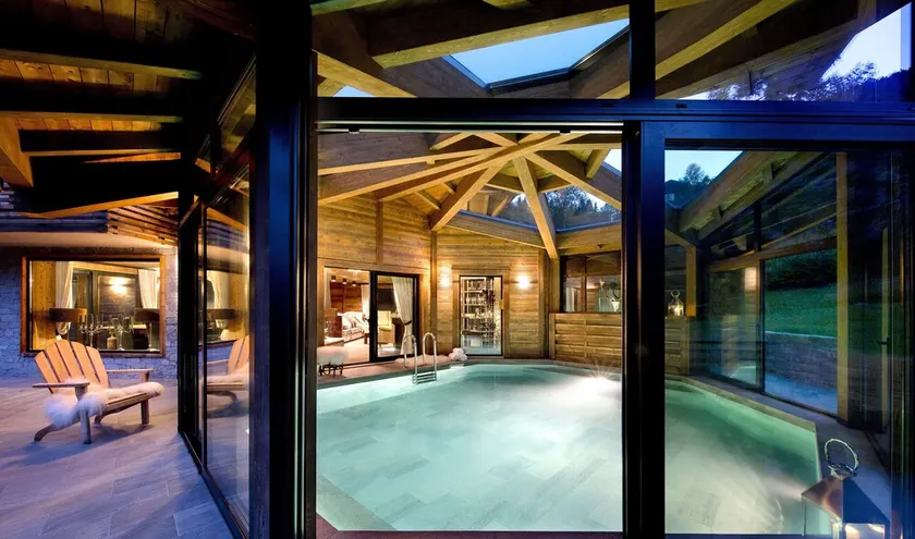Indoor swimming pool, gym & spa - Image 1
