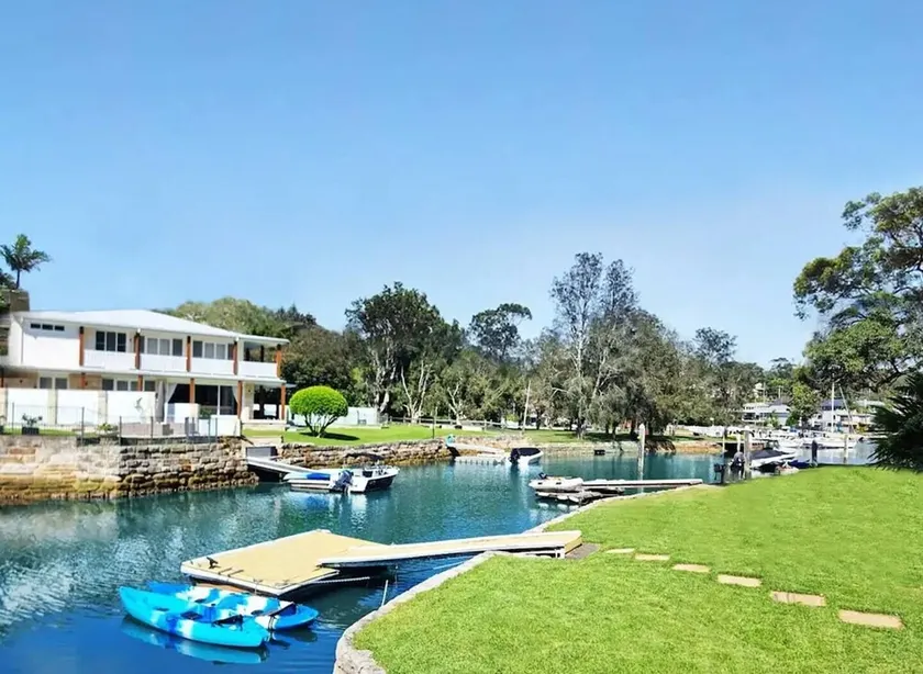 Holiday on the Waterfront in Pittwater -Beach, Swim, Kayak, Boat, Fish and More! - Image 1