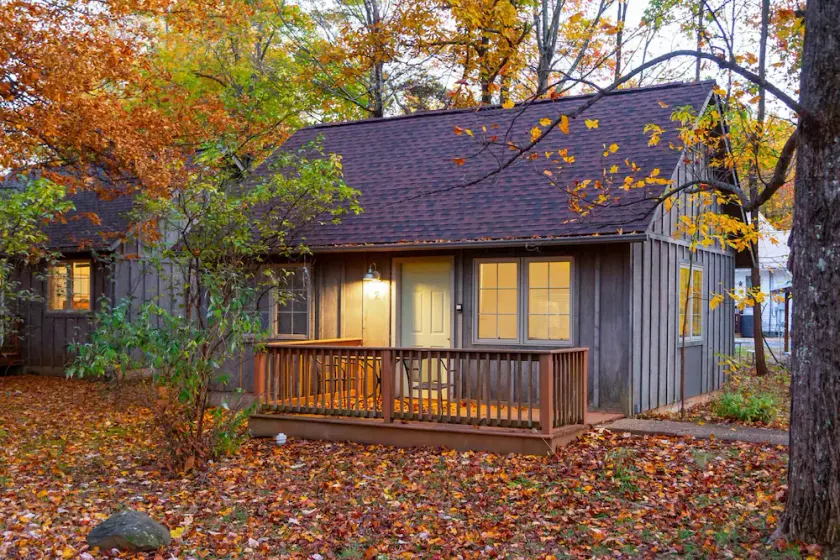 White Rock Cabin--1BR, ADA, kitchenette, fireplace - Image 1