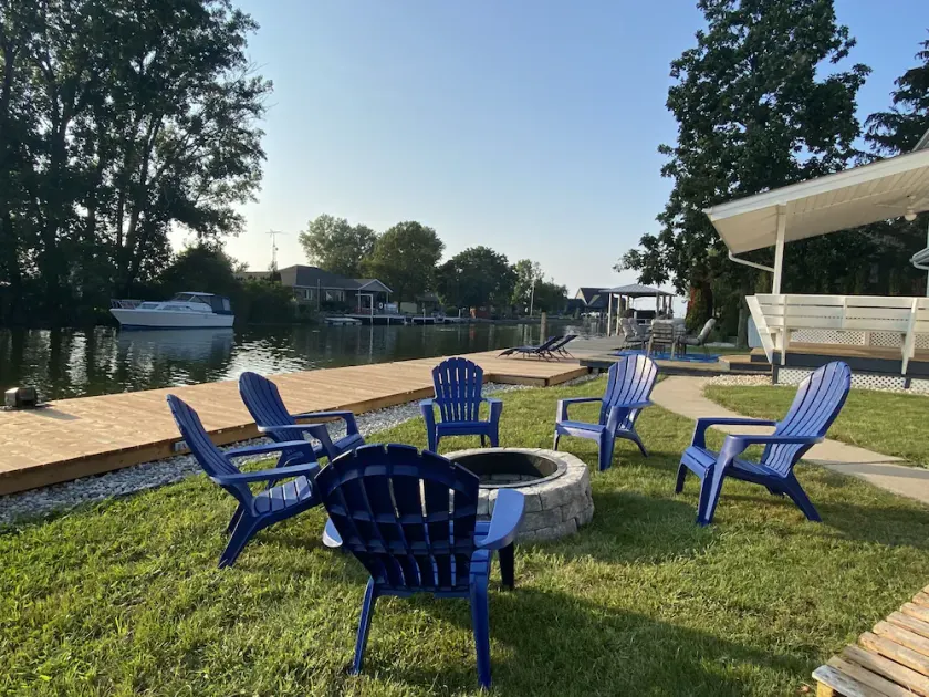 Lake St. Clair Cottage | Hot Tub | Games Room | Sleeps 12 - Image 1