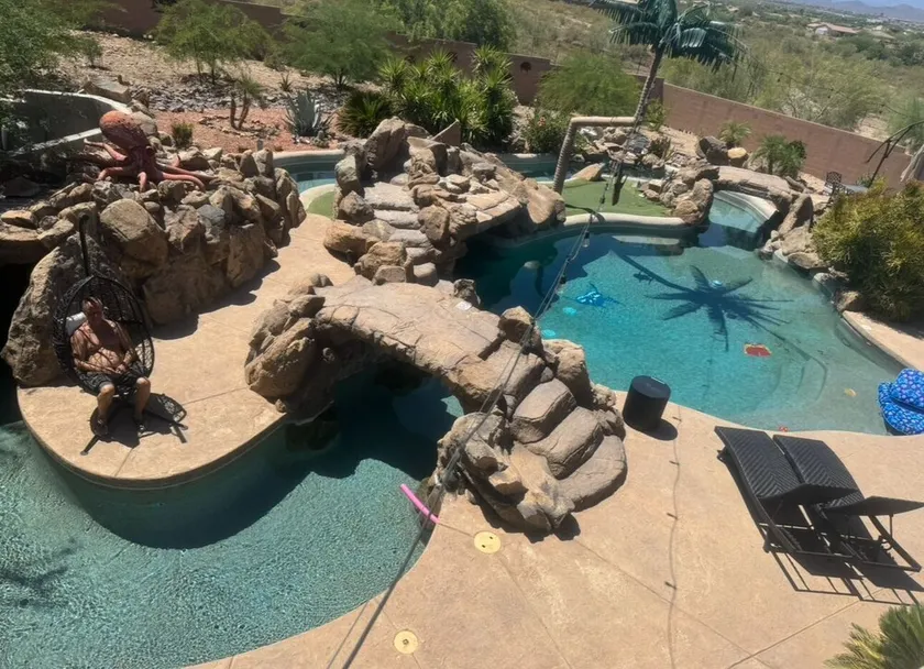 Legendary Desert Oasis -Heated Pool + Spa -Golf -Luxury 5BR Retreat Sleeps 12 - Image 1