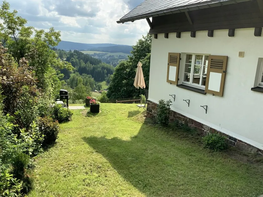 Casa spaziosa e confortevole; ottima vista panoramica in posizione tranquilla e soleggiata a sud - Image 1