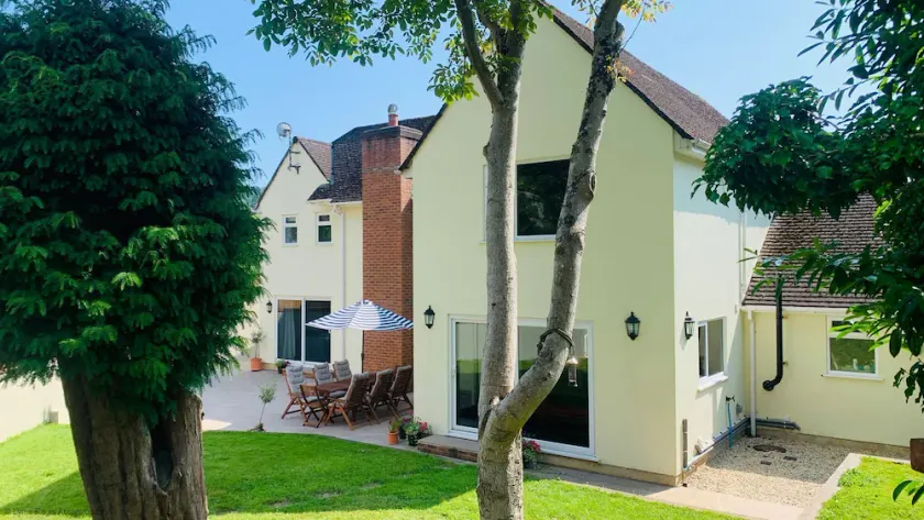 Brooklands - sleeps 10 guests  in 4 bedrooms - Image 1