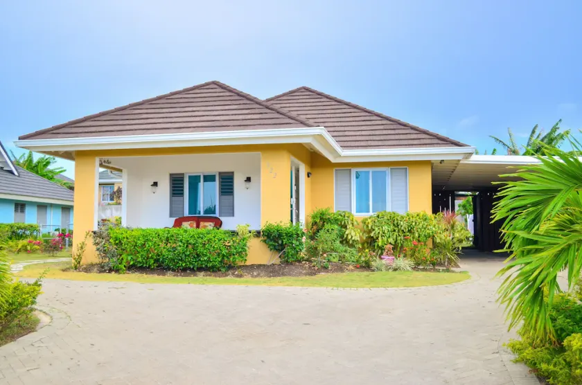 Beautiful 3 Bdrm, 2bth with ocean view sleeps 6 - Image 1