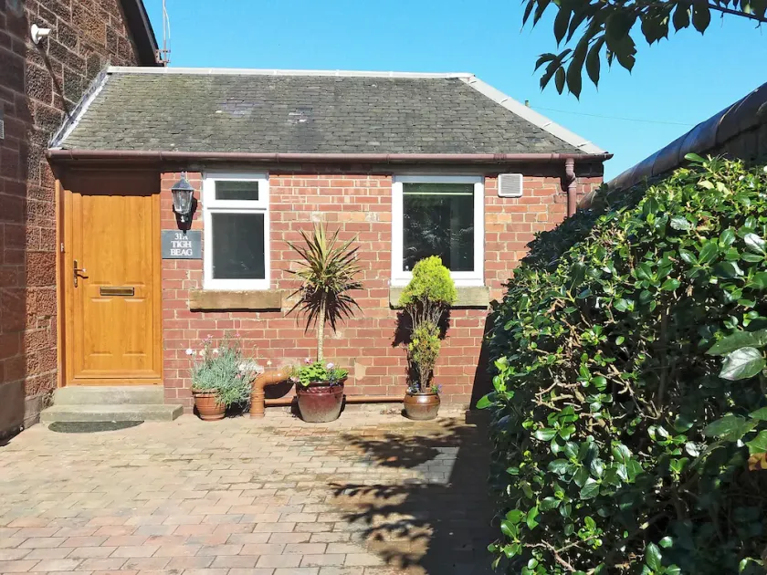 1 bedroom accommodation in Troon - Image 1