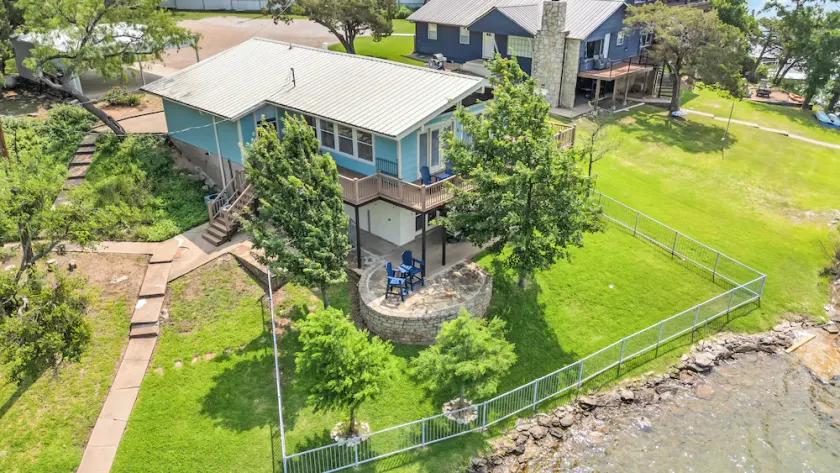 Offenes Konzept Waterfront Lake Home am Possum Kingdom Lake mit Zugang zum Resort - Image 1
