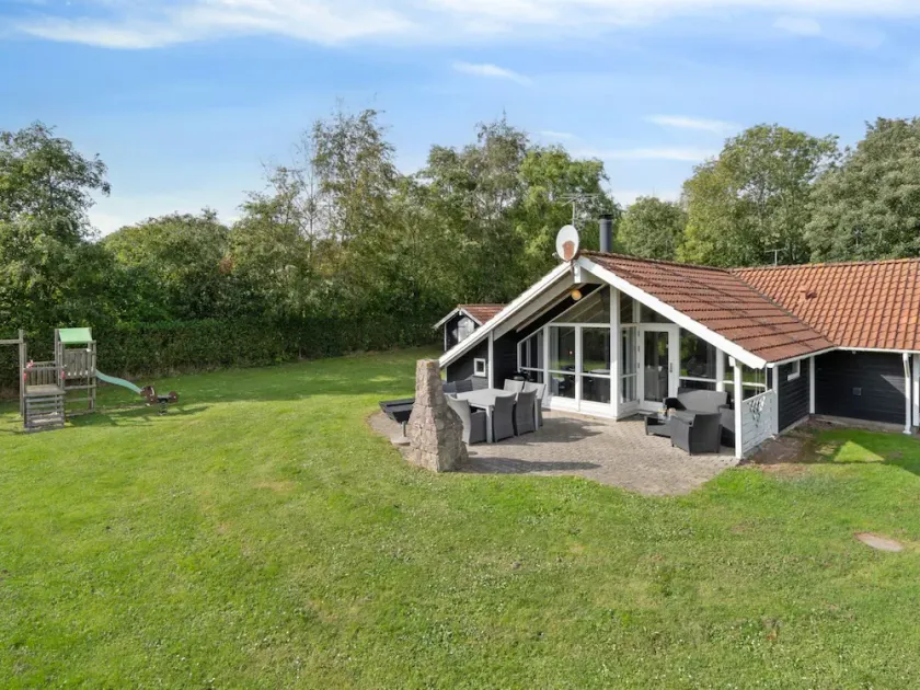 \"Frosina\" - 300m from the sea by Interhome - Image 1