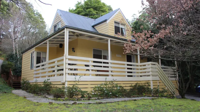The Loft-Cottage Warburton\nSave by staying two nights or more - Image 1