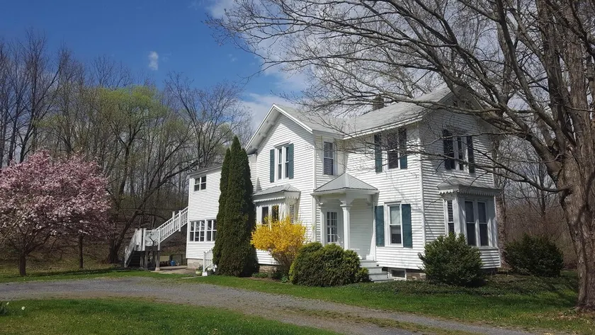 Tæt på Cayuga-søen, Swimming Beach, 215 'vandfald, vingårde kun få minutter væk - Image 1