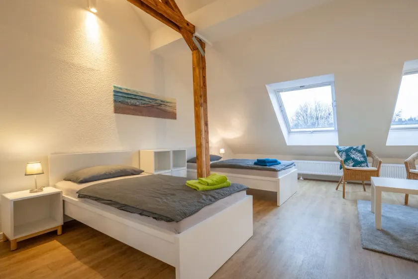 Bright modern studio, up to 3 people - Image 1