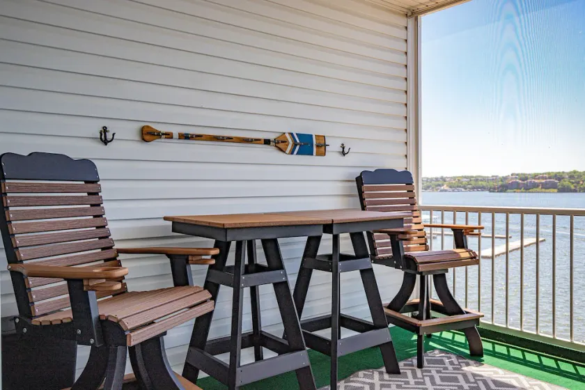 Island Life! Amazing Balcony-Views-Pool and Patio - Image 1
