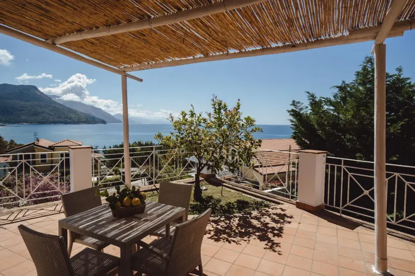 Gorgonia   Sea view flat located in the Ruve Bianche Residence with swimming pool and private beach - Image 1