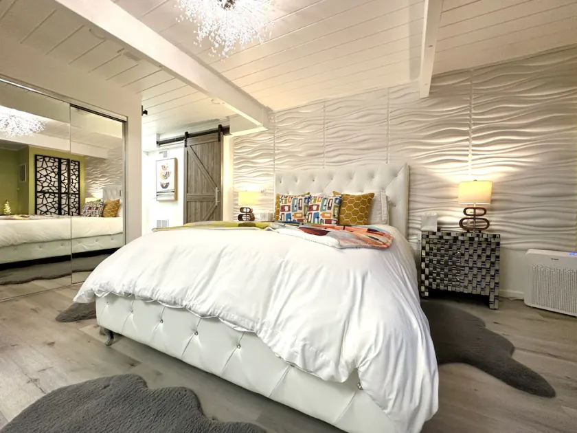 Mid Century Modern Eichler Private Garden & Views - Image 1