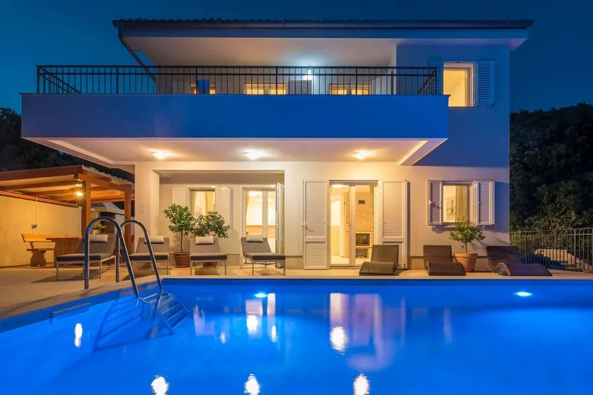 Villa in Cres mit Meerblick und Pool - Image 1