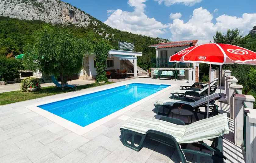 Gorgeous home in Podaspilje with WiFi - Image 1