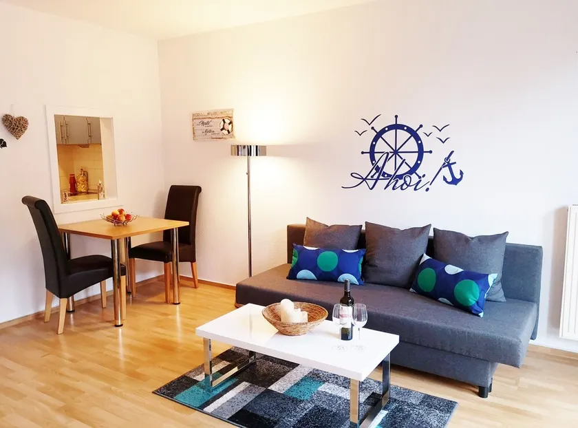 Estudio moderno con balcón, ¡a solo 100 metros del mar! - Image 1