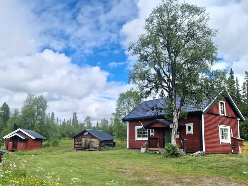 Hiking, 700 m altitude, Sauna. Down hill- & Cross country trails-tracks - Image 1