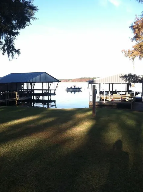 Great Creek Location for fishermen, travelers, hunters, and families! - Image 1