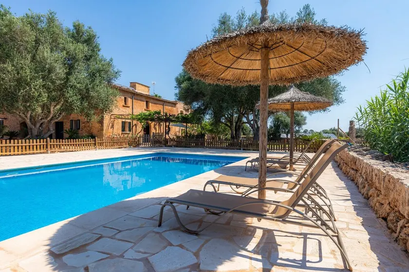 Agroturismo 'Ponent' with Mountain Views, Shared Pool and Wi-Fi - Image 1