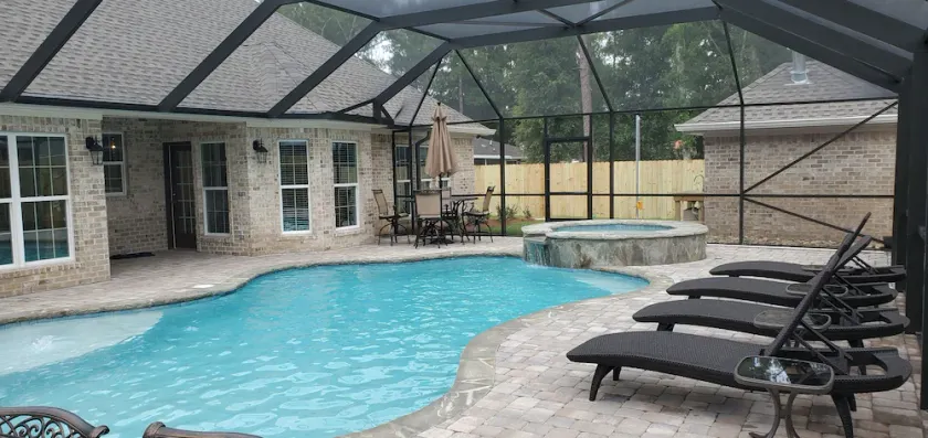 AUTUMN ESCAPE ON THE COAST ~Sleeps 25/7 baths~Private Pool/Spa & Pickleball Pets - Image 1
