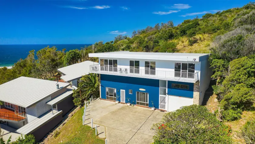 Malibu Crescent Head - Image 1