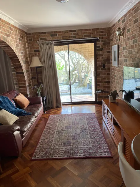 Bundeena Private Garden Apartment, close to beaches and national park. - Image 1