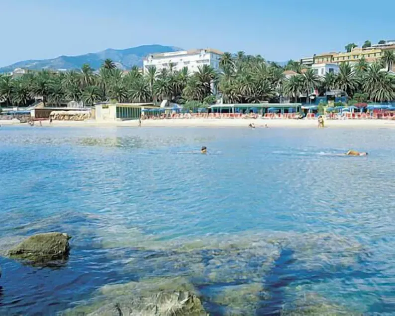 Sanremo: 2 rooms apartment in front of beaches with panoramic sea view + wifi - Image 1