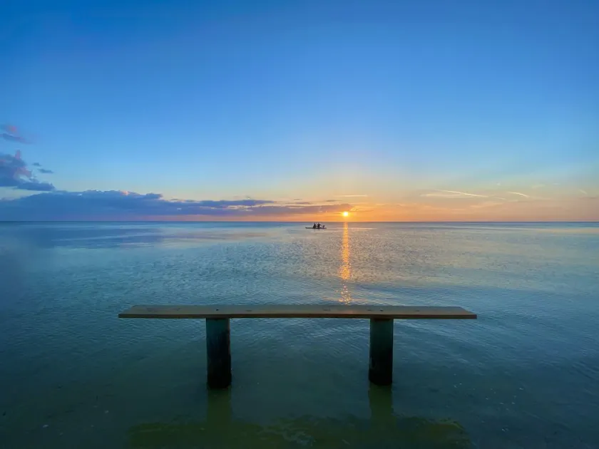 Steps to the beach! Minutes to WEEKI WACHEE. - Image 1