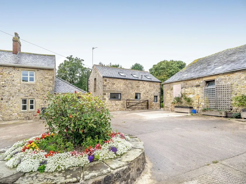 A converted barn oozing luxury and style throughout. - Image 1