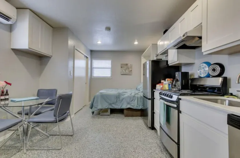 [NE 5th G]Near to OUHSC Hospitals-Garage Studio, In a newly renovated house. - Image 1