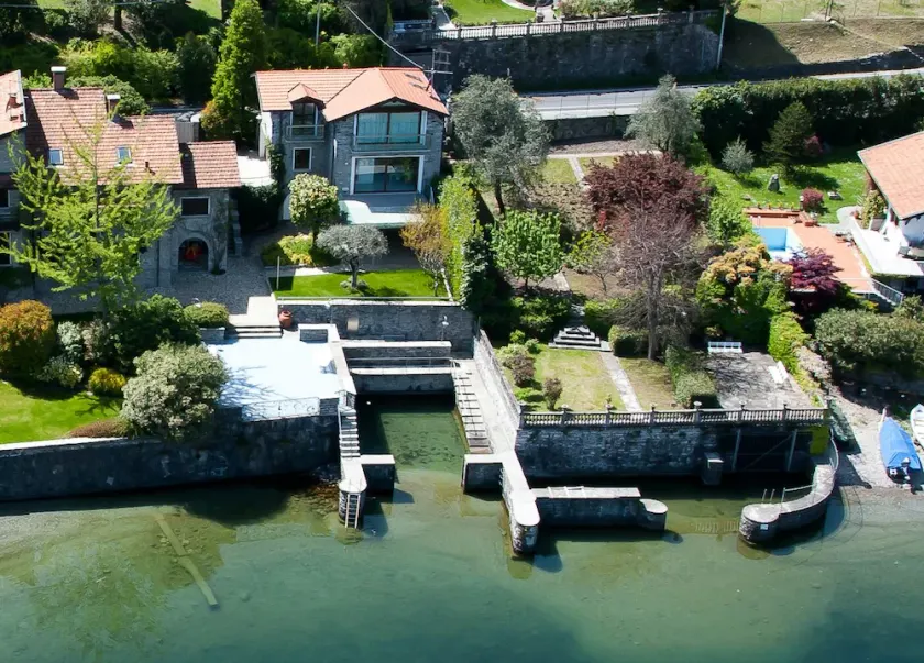 Villa Sarah on the Lakeshore - Image 1