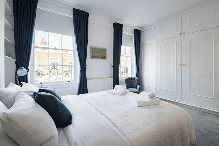 At Home in Chelsea - Image 1