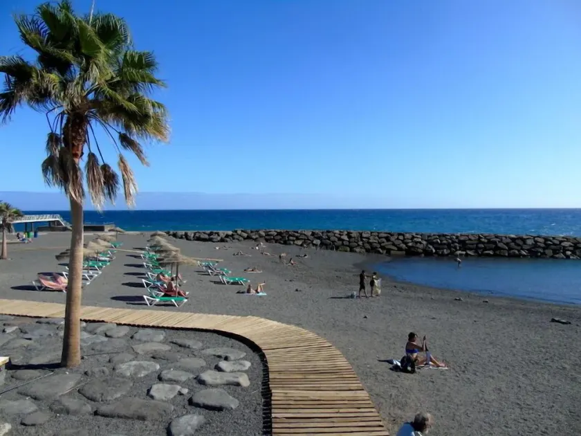 Casa Colores Tenerife Guesthouse - Image 1