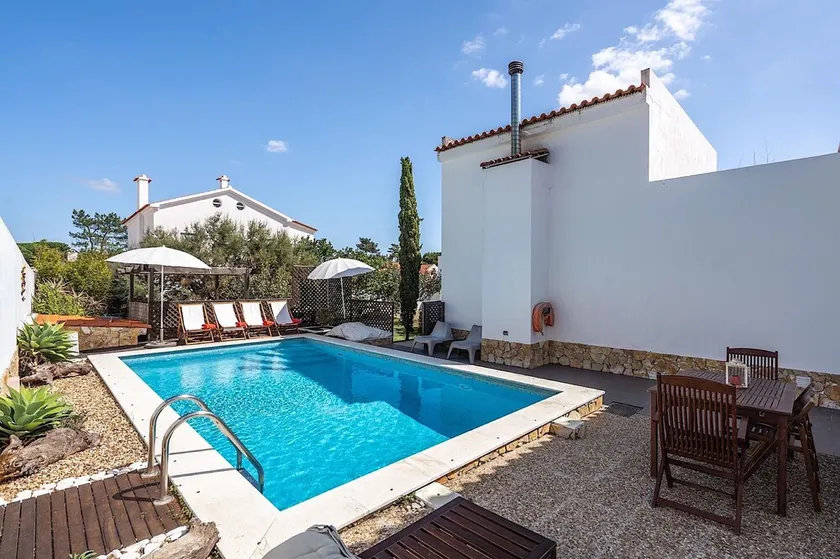 Ajania Villa, Klimaanlage, WLAN, Pool - Image 1