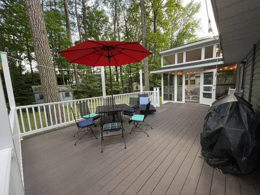 Cozy, Bright Beach Retreat In The Woods (Great for Pets & Kids!) - Image 1