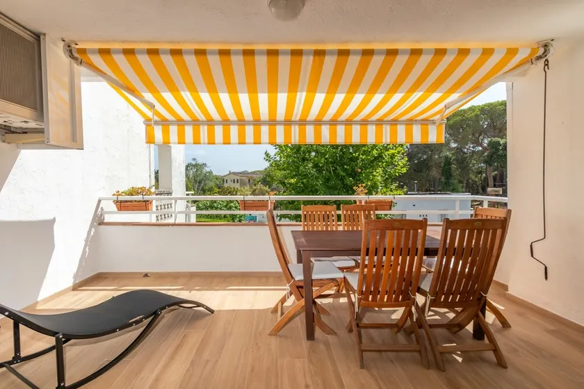 Appartamento per vacanze 'Brava Beach' con piscina condivisa, terrazza privata e Wi-Fi - Image 1
